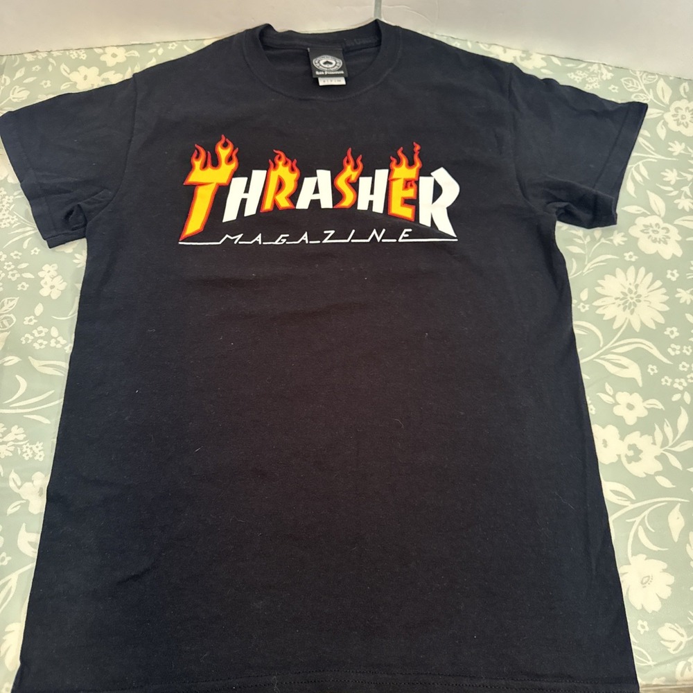 Y2K Men's T-Shirt Thrasher Magazine Skater‎ Size Small Black Graphic Fire